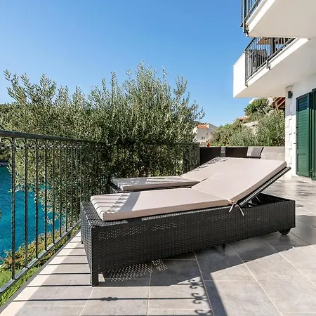 Vila Sleeps 12 Pool Air Con *