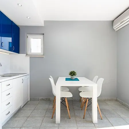 Sleeps 12 Pool Air Con Voluja